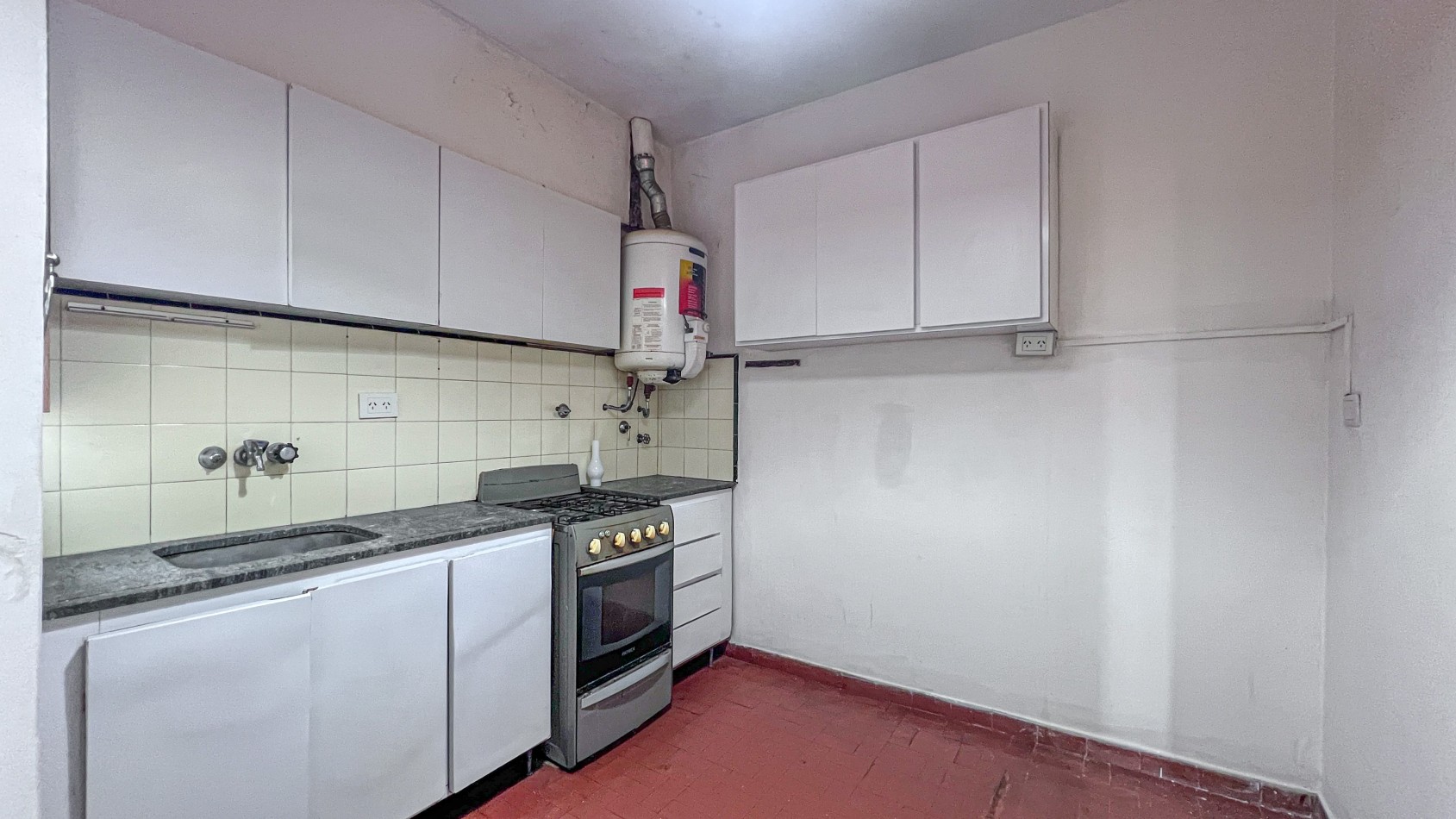 SE VENDE DEPARTAMENTO 2 AMBIENTES EN EXCELENTE UBICACION ZONA GUEMES