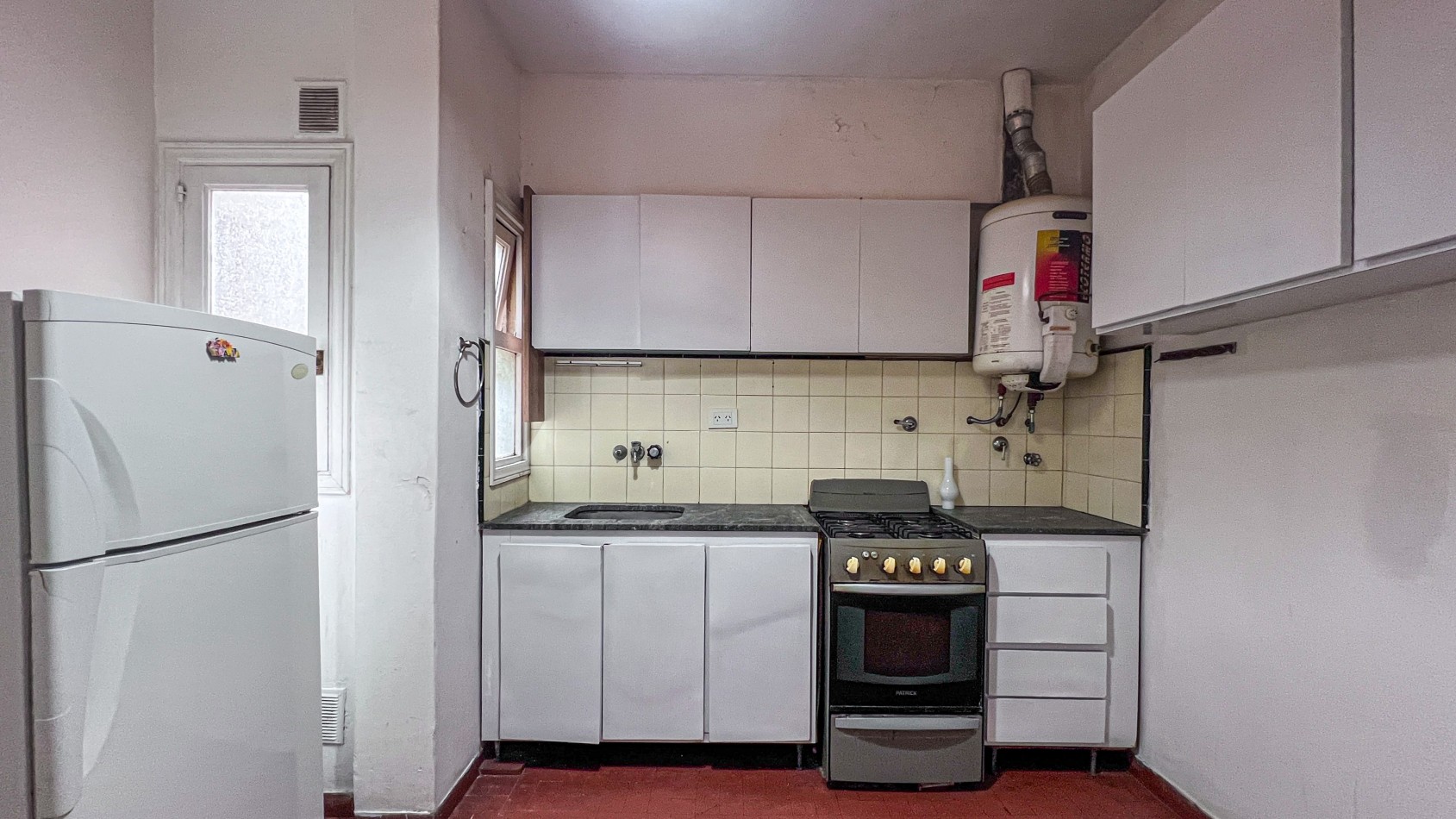 SE VENDE DEPARTAMENTO 2 AMBIENTES EN EXCELENTE UBICACION ZONA GUEMES