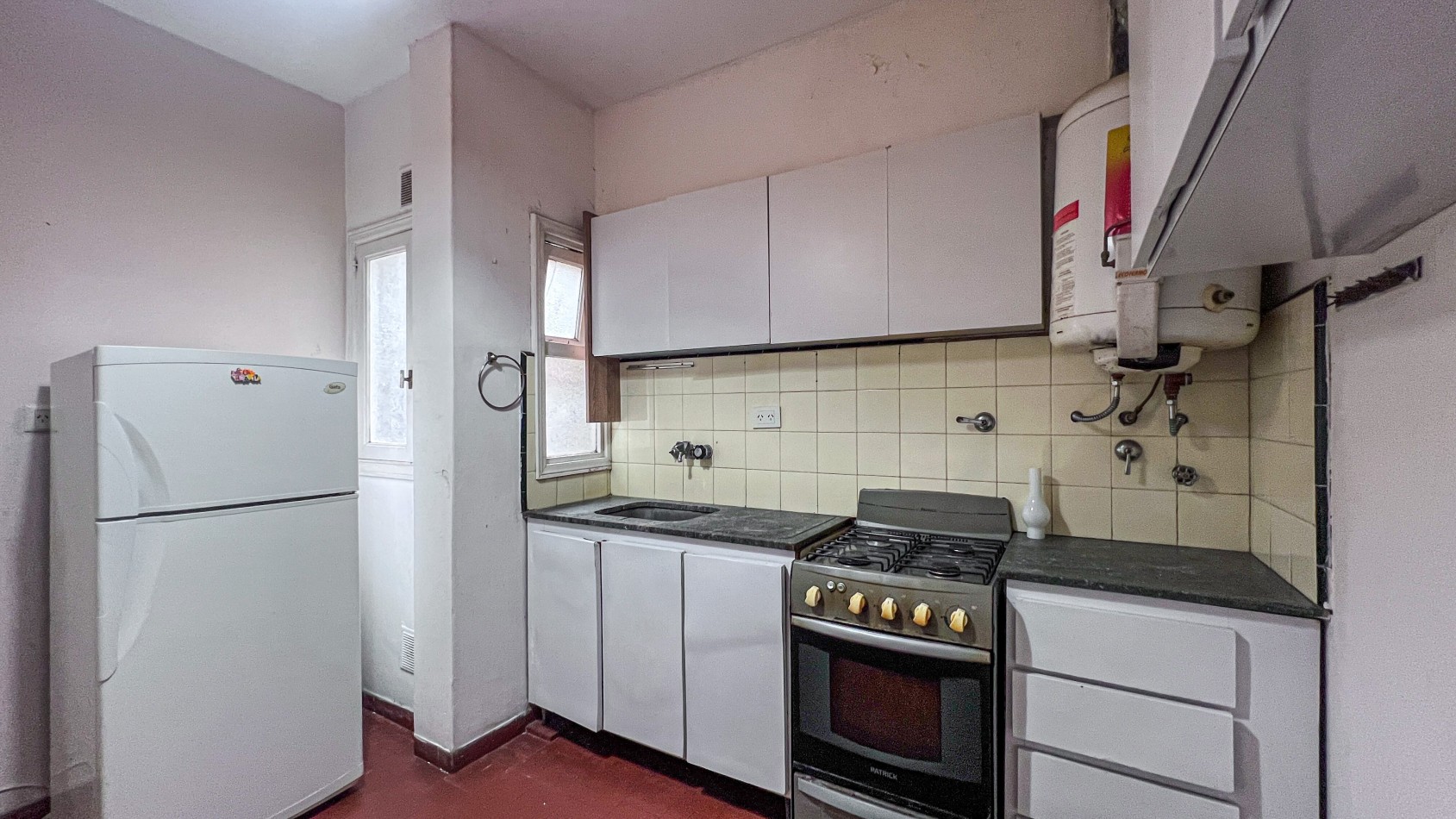 SE VENDE DEPARTAMENTO 2 AMBIENTES EN EXCELENTE UBICACION ZONA GUEMES