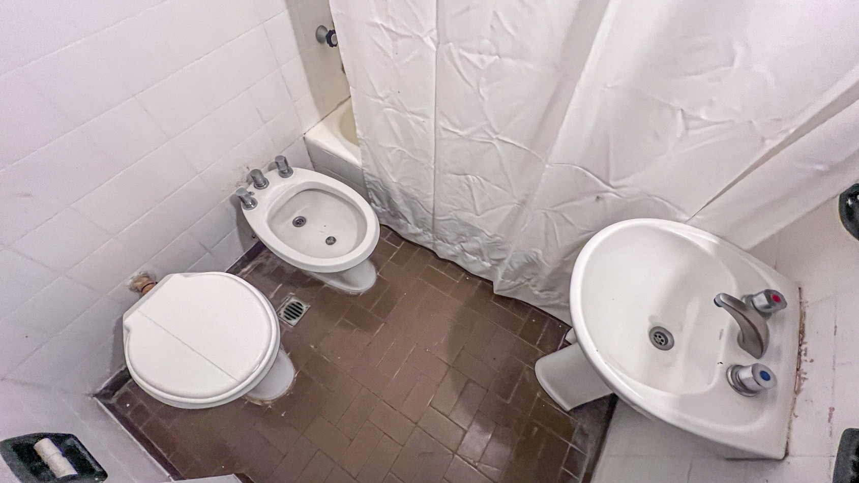 SE VENDE DEPARTAMENTO 2 AMBIENTES EN EXCELENTE UBICACION ZONA GUEMES