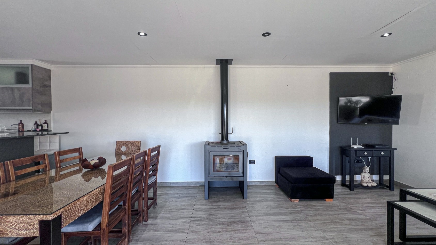 SE VENDE IMPONENTE CASA CON PILETA, QUINCHO EN TERRENO DE 1400 MTS. EN MAR DEL SUD