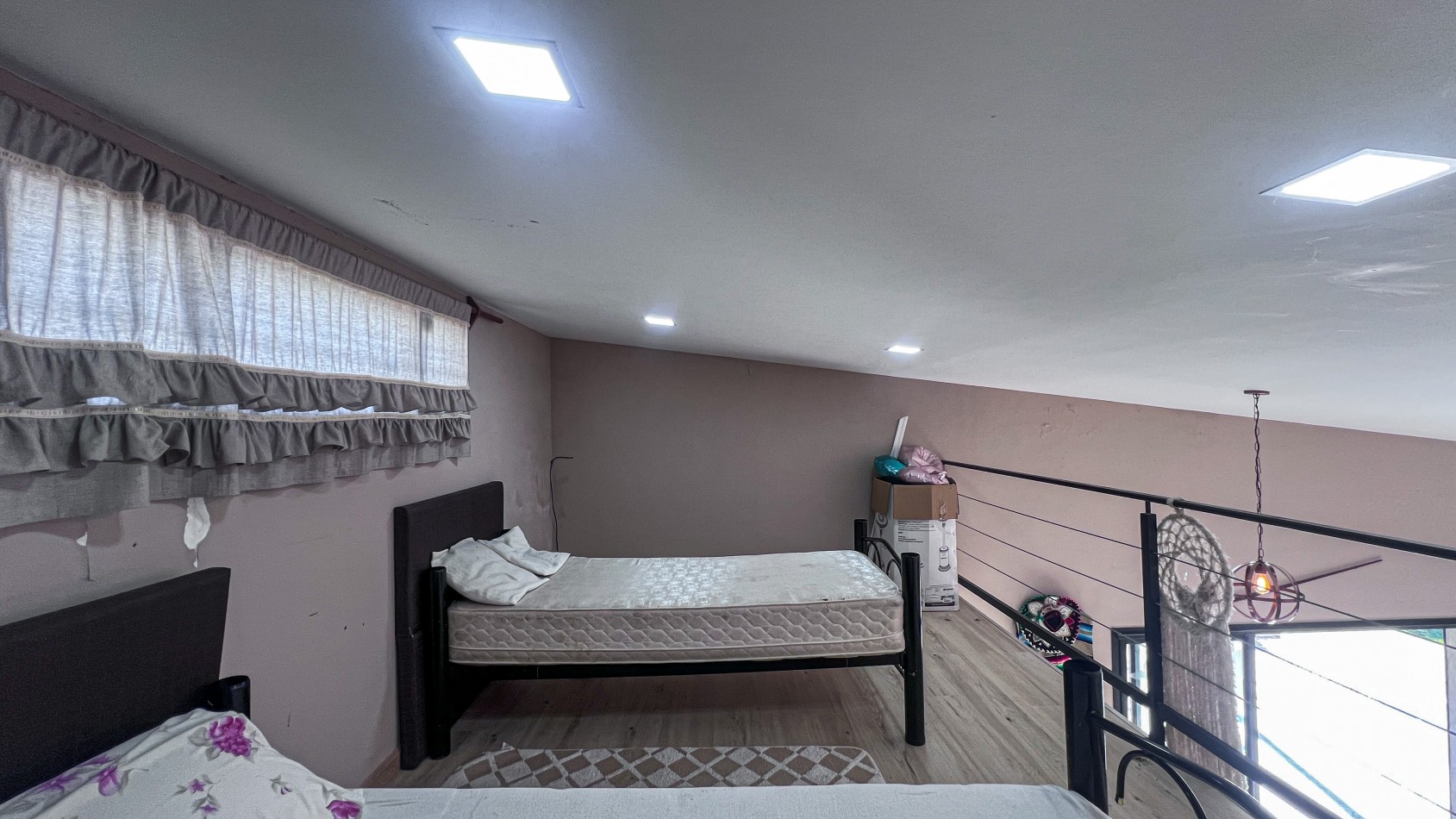 SE VENDE IMPONENTE CASA CON PILETA, QUINCHO EN TERRENO DE 1400 MTS. EN MAR DEL SUD
