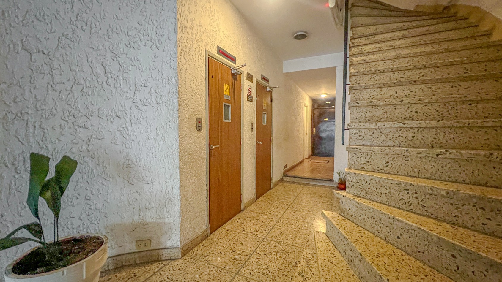 SE VENDE DEPARTAMENTO MONOAMBIENTE ZONA PLAZA COLON