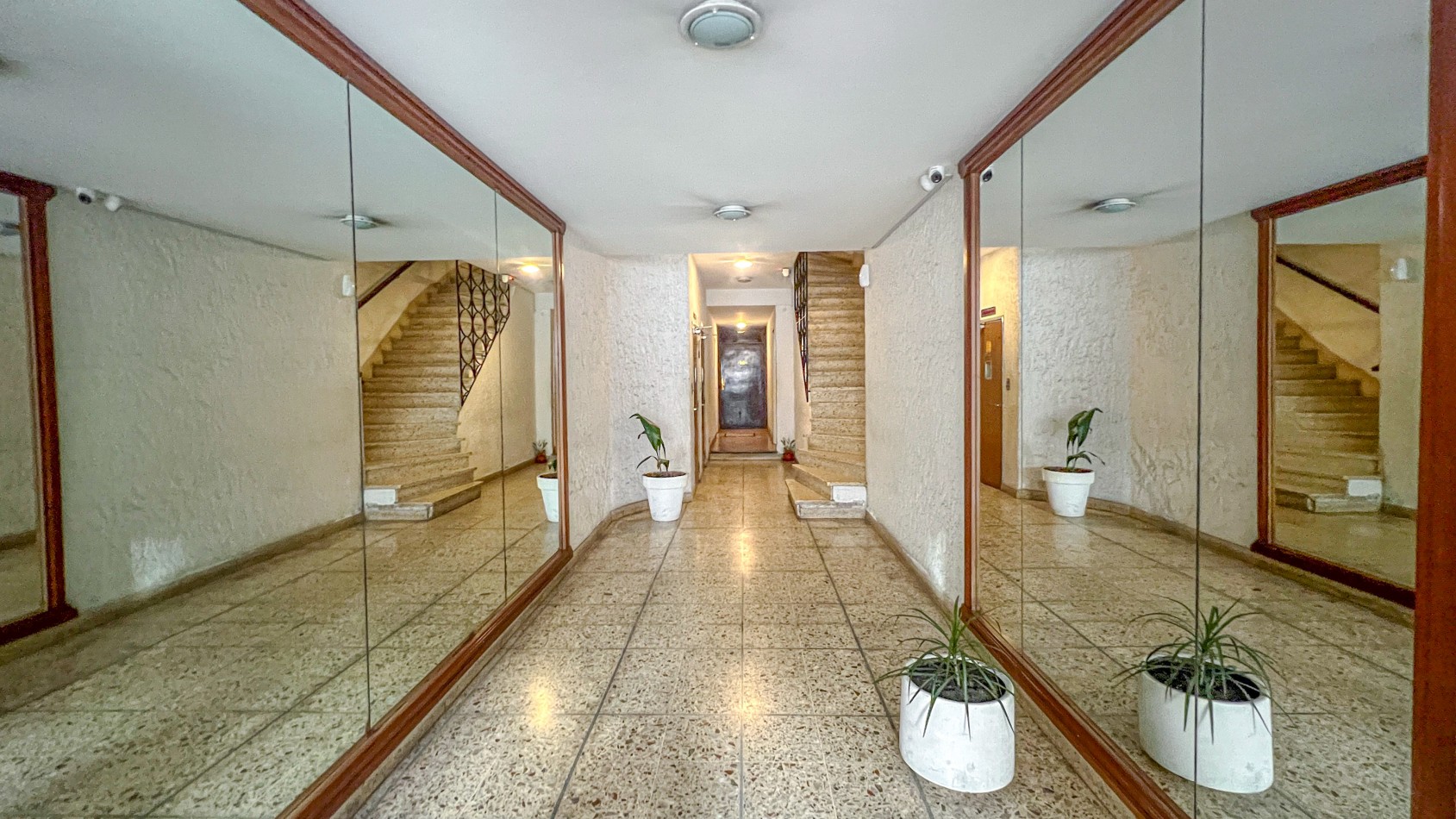 SE VENDE DEPARTAMENTO MONOAMBIENTE ZONA PLAZA COLON