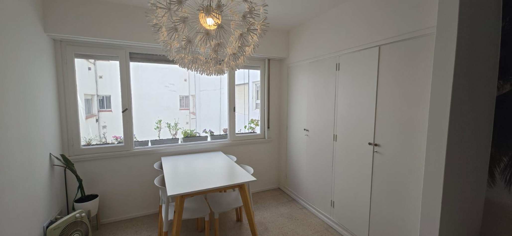 SE VENDE MONOAMBIENTE RECICLADO. ZONA ALDREY - GUEMES. MAR DEL PLATA 