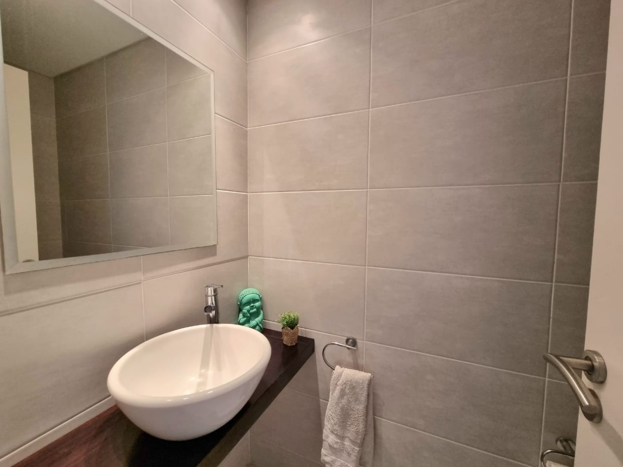 SE VENDE DEPARTAMENTO 2 AMBIENTES CON COCHERA, AMENITIES Y VISTA PARCIAL AL MAR EN ZONA STELLA MARIS