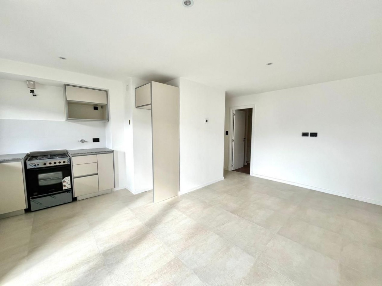 SE VENDE DEPARTAMENTO 2 AMBIENTES ZONA GUEMES CON COCHERA