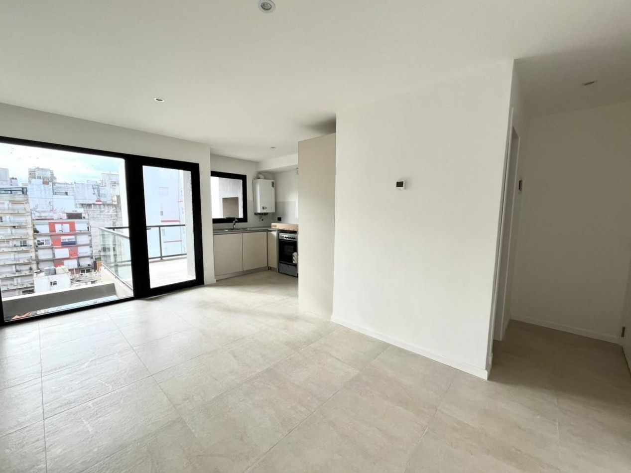 SE VENDE DEPARTAMENTO 2 AMBIENTES ZONA GUEMES CON COCHERA