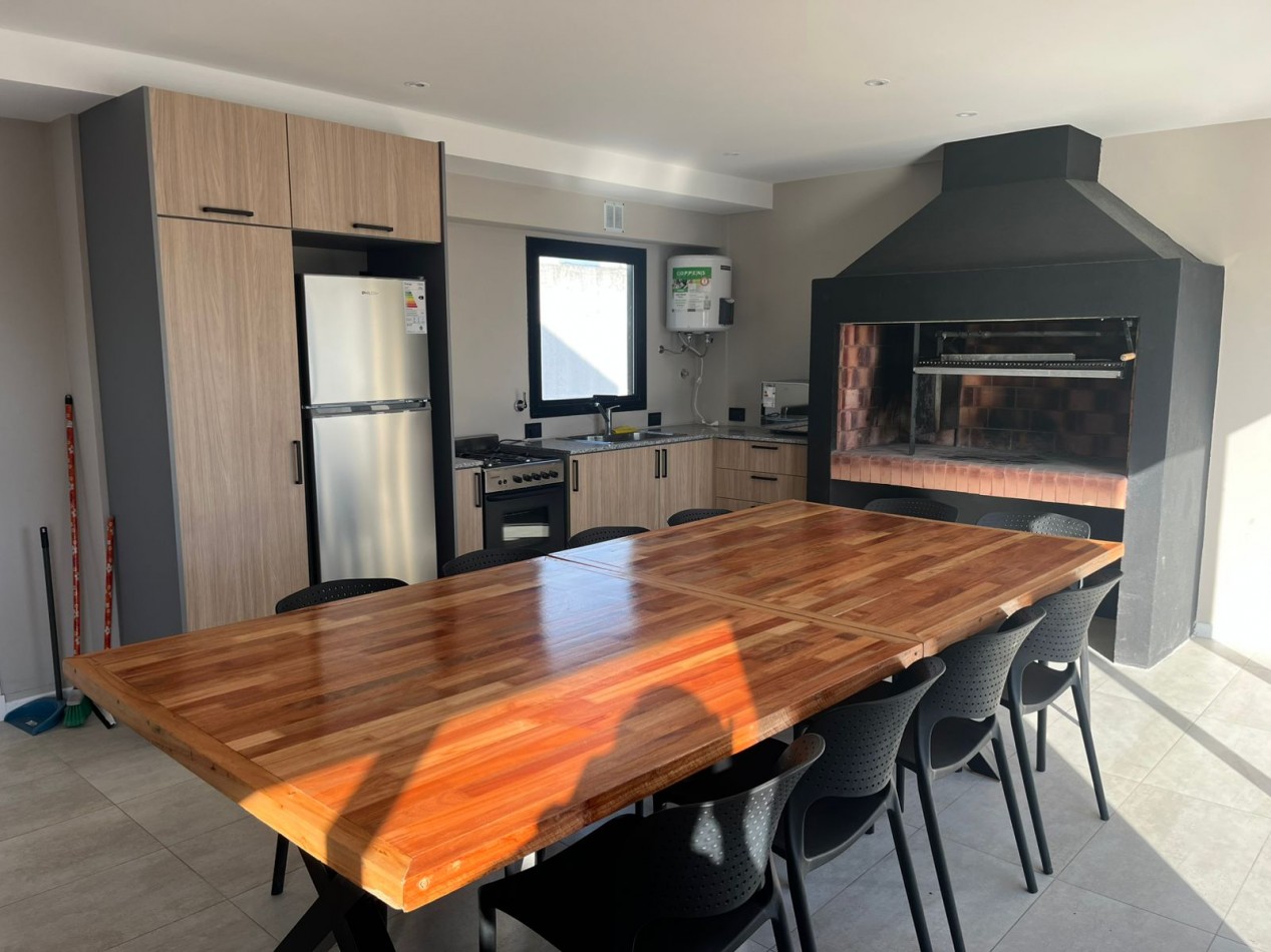 SE VENDE DEPARTAMENTO 2 AMBIENTES ZONA GUEMES CON COCHERA