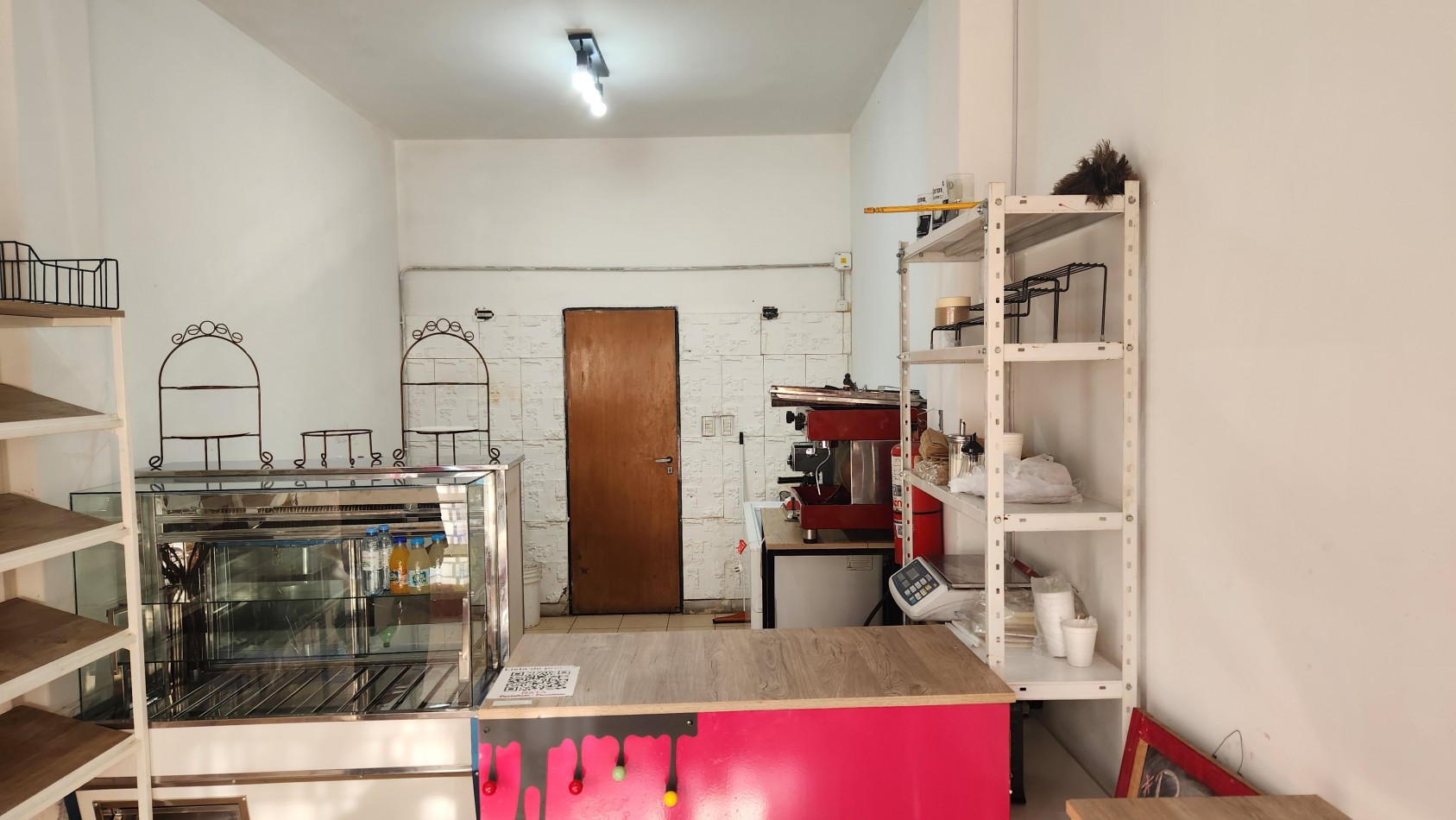 SE VENDEN 2 LOCALES. 70 m2. FLORESTA. CABA