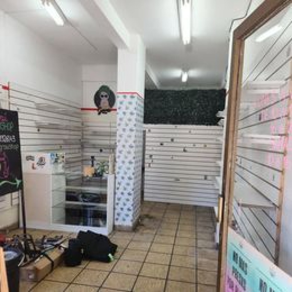 SE ALQUILA LOCAL 30 m2 APROX EN FLORES FLORESTA CABA