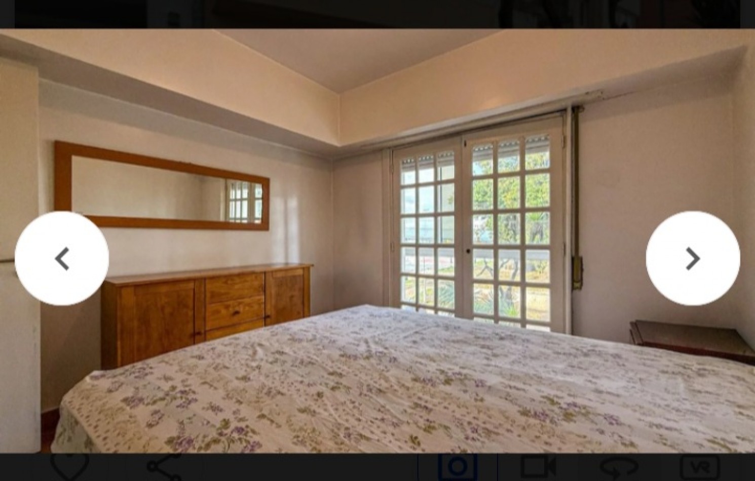 SE VENDE CASA DE 3 AMBIENTES CON GARAGE FRENTE AL MAR EN LA PERLA