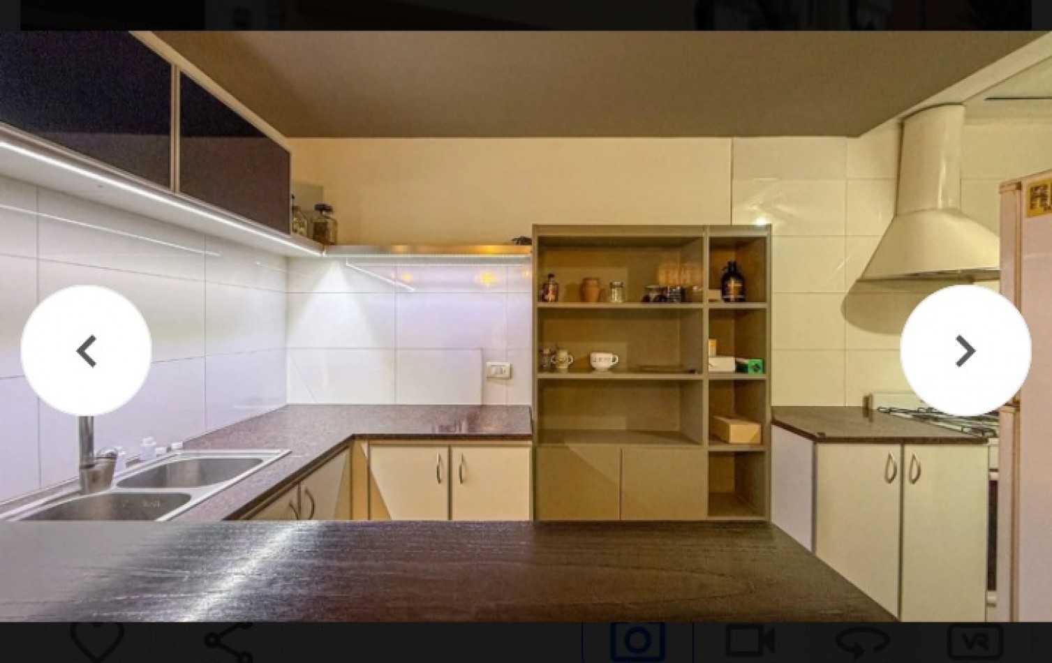 SE VENDE CASA DE 3 AMBIENTES CON GARAGE FRENTE AL MAR EN LA PERLA