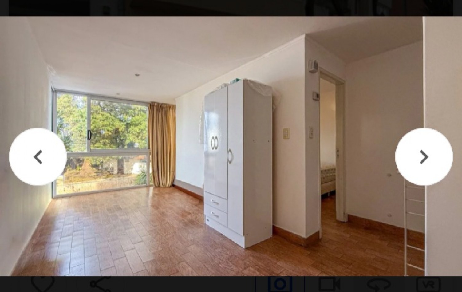 SE VENDE CASA DE 3 AMBIENTES CON GARAGE FRENTE AL MAR EN LA PERLA