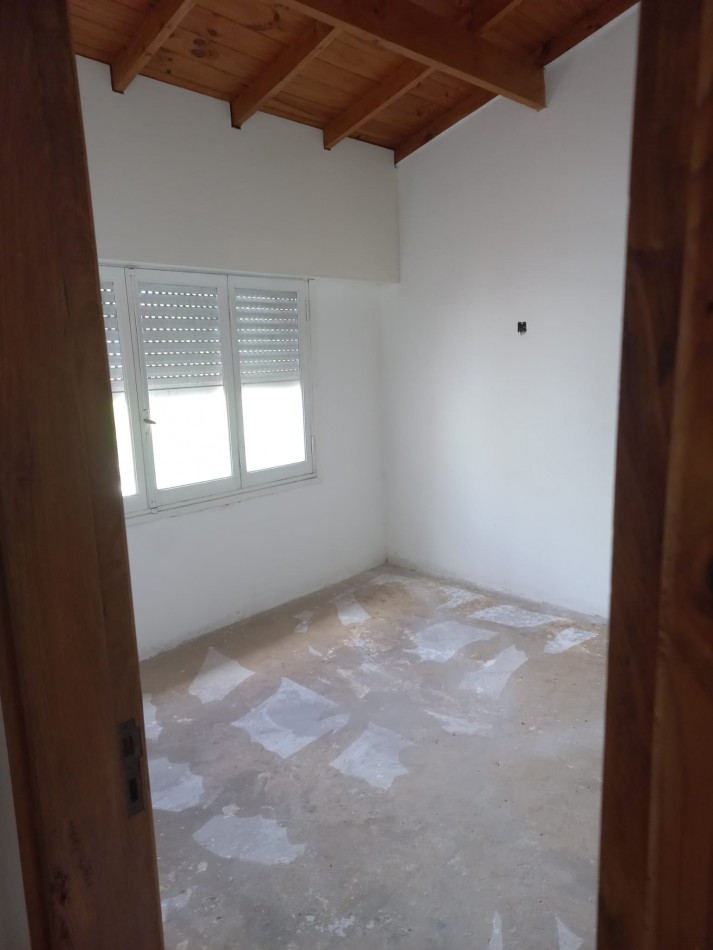 SE VENDE CASA A REMODELAR CON GRAN TERRENO EN LO MEJOR DE GUEMES. MAR DEL PLATA 