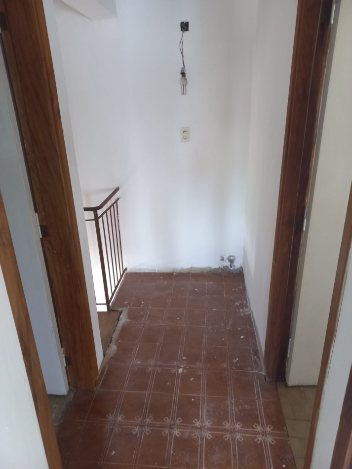 SE VENDE CASA A REFACCIONAR EN LOS TRONCOS. MAR DEL PLATA