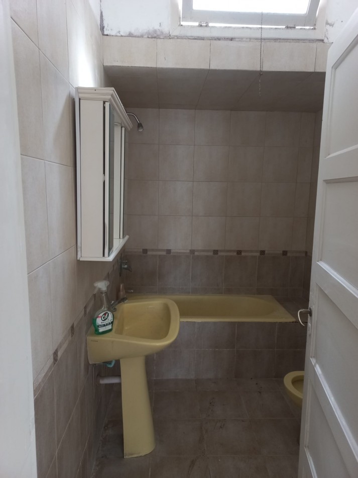SE VENDE CASA A REFACCIONAR EN LOS TRONCOS. MAR DEL PLATA