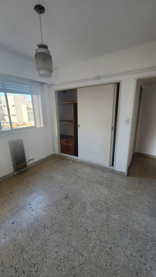 SE ALQUILA DEPARTAMENTO 2 AMBIENTES BALCON AL FTE Y LAVADERO. LA PERLA - CENTRO. MAR DEL PLATA
