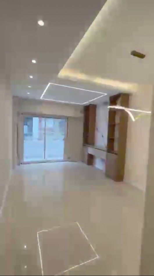 SE VENDE DEPARTAMENTO 2 AMBIENTES CON COCHERA, RECICLADO A ESTRENAR ZONA ALDREY/ GUEMES 