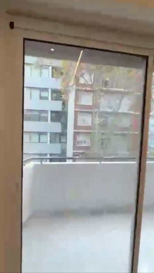 SE VENDE DEPARTAMENTO 2 AMBIENTES CON COCHERA, RECICLADO A ESTRENAR ZONA ALDREY/ GUEMES 