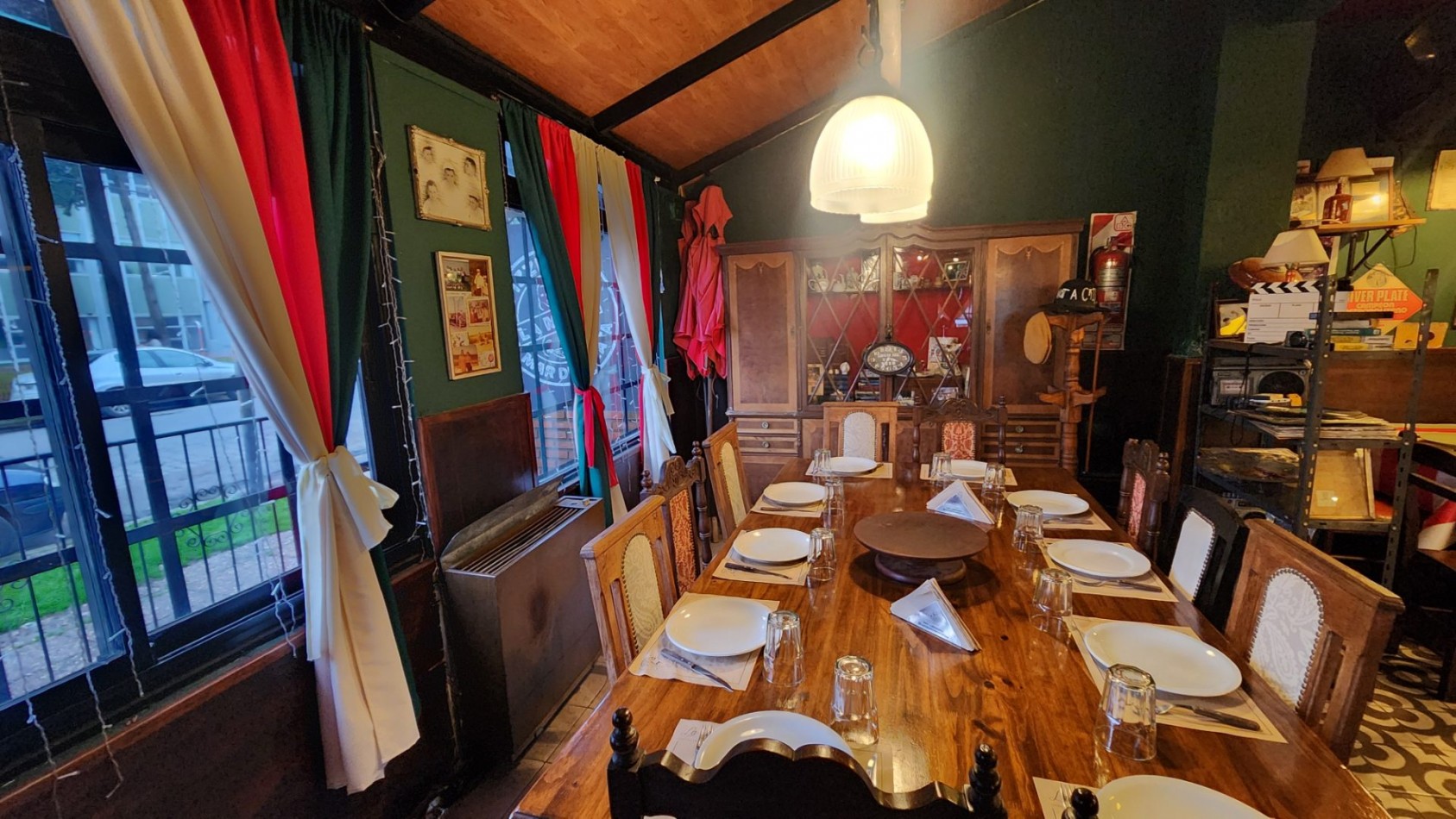 SE VENDE FONDO DE COMERCIO GASTRONOMICO. ZONA COMPLEJO UNIVERSITARIO MAR DEL PLATA.
