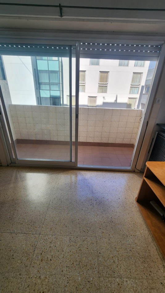 SE VENDE DEPARTAMENTO 2 AMBIENTES CON DEPENDENCIA. 53 m2. PLAZA COLON. MAR DEL PLATA