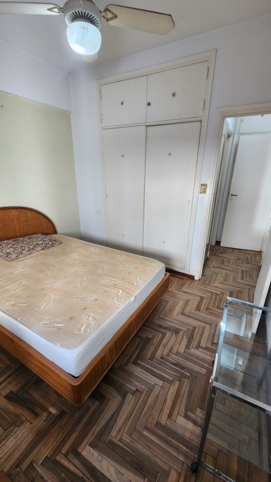 SE VENDE DEPARTAMENTO 2 AMBIENTES CON DEPENDENCIA. 53 m2. PLAZA COLON. MAR DEL PLATA