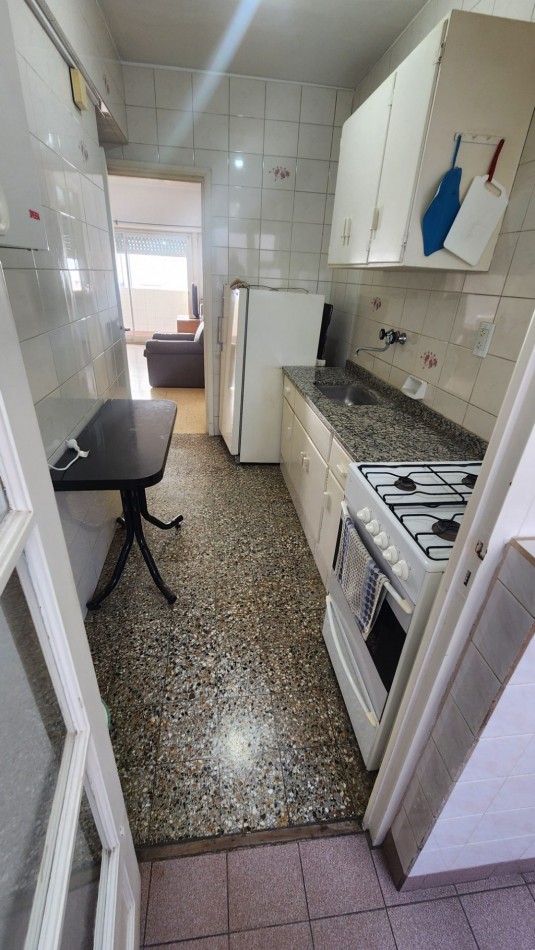 SE VENDE DEPARTAMENTO 2 AMBIENTES CON DEPENDENCIA. 53 m2. PLAZA COLON. MAR DEL PLATA