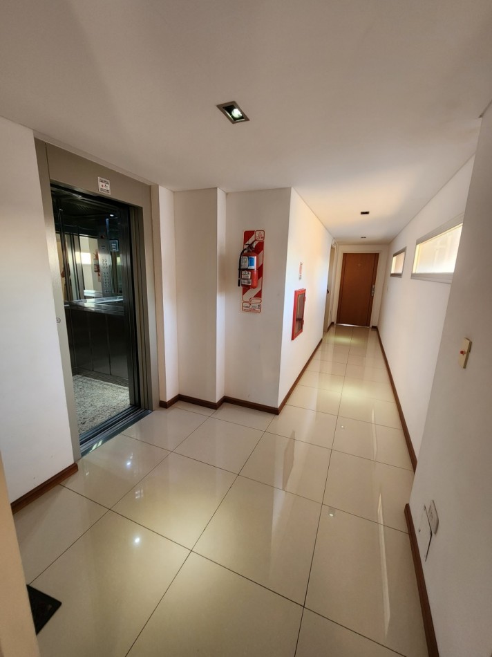 SE VENDE DEPARTAMENTO 2 AMBIENTES AMOBLADO Y EQUIPADO CON COCHERA PREMIUM EN VILLA DEL PARQUE. AMENITIES. CABA 