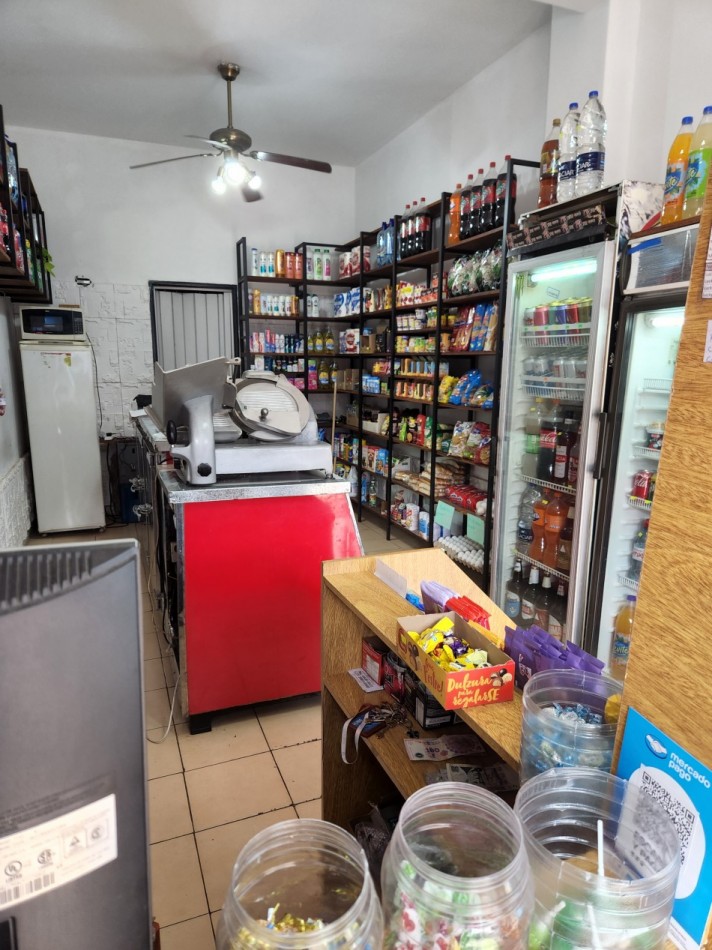 SE ALQUILA LOCAL 30 m2 APROX EN FLORES FLORESTA CABA