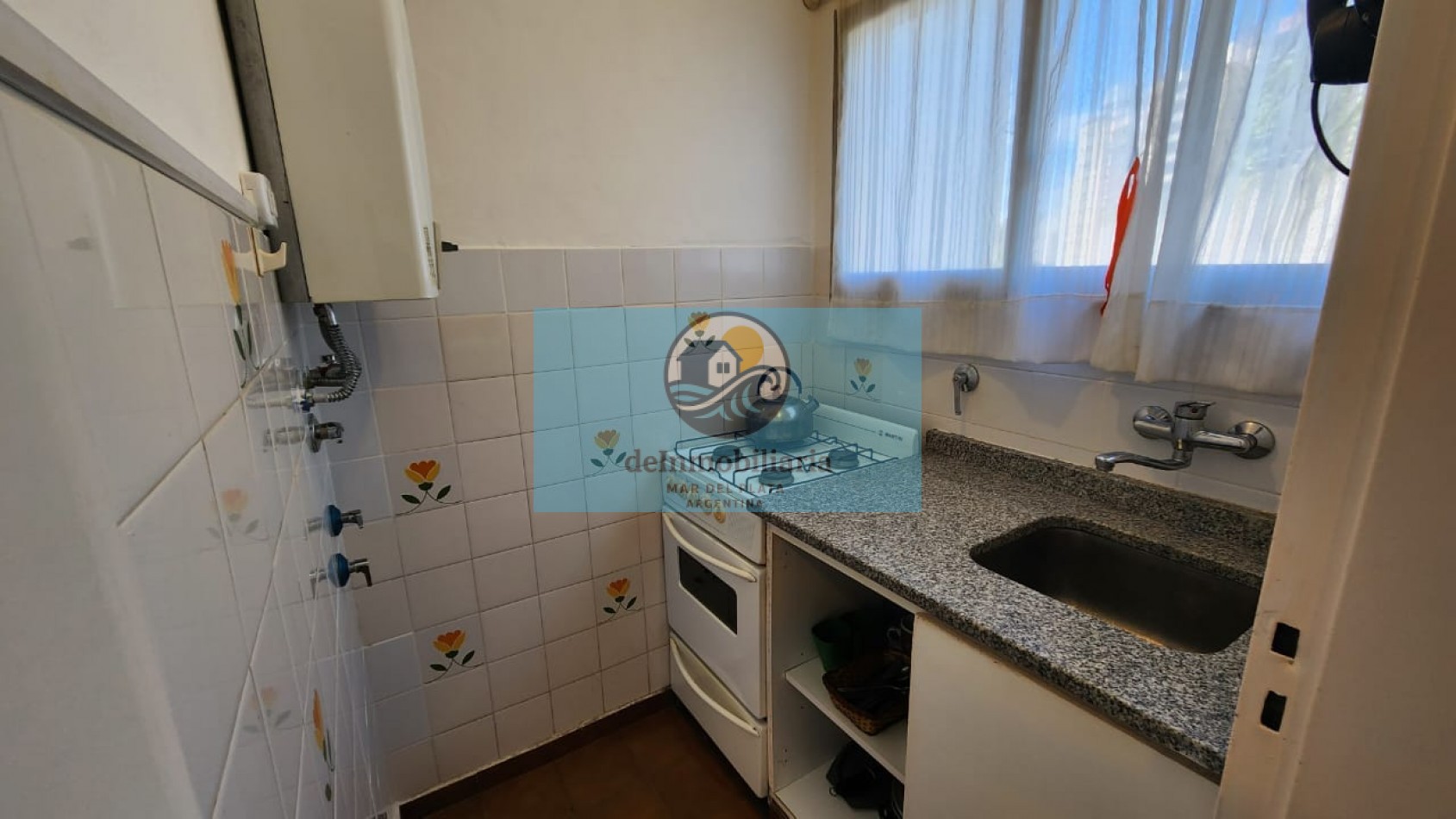 SE VENDE MONOAMBIENTE EN LO MEJOR DEL CENTRO. ZONA SHOPPING LOS GALLEGOS