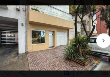 SE VENDE CASA DE 3 AMBIENTES CON GARAGE FRENTE AL MAR EN LA PERLA